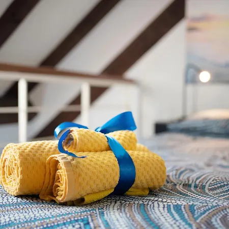 Lovely Loft דירה