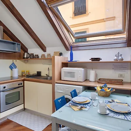 Lovely Loft דירה